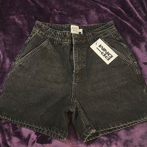 princess polly shorts !